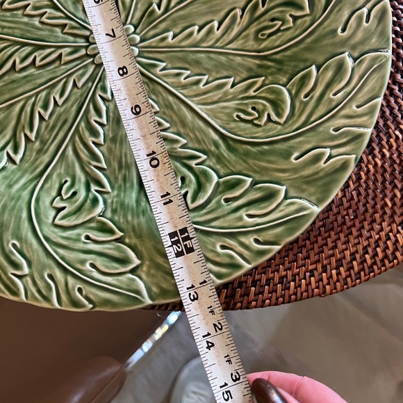 GORGEOUS GREEN PLATTER / CHARGER BORDELLO PIENHERO MADE IN PORTUGAL - Picture 2 of 3